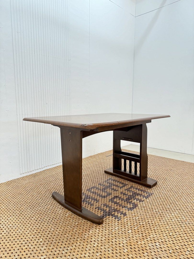 Expandable Dining Table (Category: Tables & Sets) located in Quezon City. Submitted by matetdevis13 (Listing ID 1434053826, Image 3). Description: Expandable Dining Table Price: 4,500 L47/35.5 x W30 x H28.5 In good condition Code MJS15-J4.