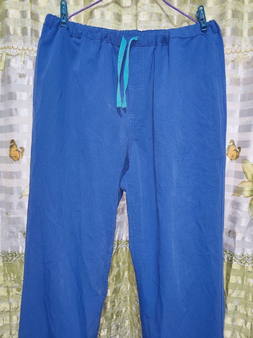 FIGS Denim Blue Men's Pisco Basic Scrub Pants (M) (Category: Activewear) located in Taguig. Submitted by mmthriftshop.ph (Listing ID 1434073403, Image 2). Description: FIGS Denim Blue Men's Pisco Basic Scrub Pants PRICE - 900 + SF LOCATION - Taguig City SIZE - Medium PO# - 1660 DIMES IN INCHES - Waist : 32"-36" - Hip : 41"-43" - Length : 41.5" - Inseam : 30.5" CONDITION - Like new condition COURIER - Shipping via Lalamove or J&T Express MODE OF P