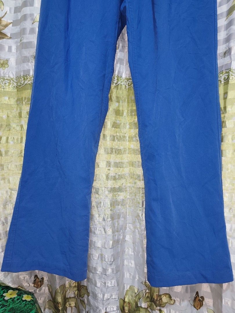 FIGS Denim Blue Men's Pisco Basic Scrub Pants (M) (Category: Activewear) located in Taguig. Submitted by mmthriftshop.ph (Listing ID 1434073403, Image 3). Description: FIGS Denim Blue Men's Pisco Basic Scrub Pants PRICE - 900 + SF LOCATION - Taguig City SIZE - Medium PO# - 1660 DIMES IN INCHES - Waist : 32"-36" - Hip : 41"-43" - Length : 41.5" - Inseam : 30.5" CONDITION - Like new condition COURIER - Shipping via Lalamove or J&T Express MODE OF P