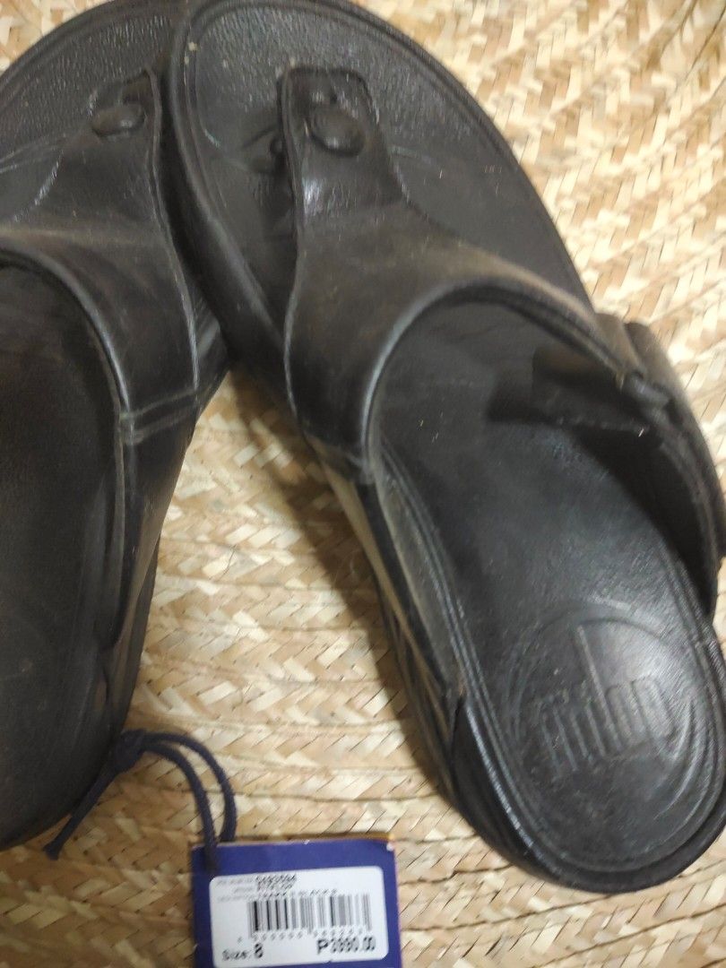 Fitflop Caffeine Black Sandals - Size 8 (Category: Slippers & Slides) located in Alaminos. Submitted by adornaura (Listing ID 1434106841, Image 3). Description: - Genuine Fitflop Caffeine sandals - Color: Black - Size: 8 - Thong-style design - Comfortable footbed - Original price tag attached - Ideal for casual and everyday wear.