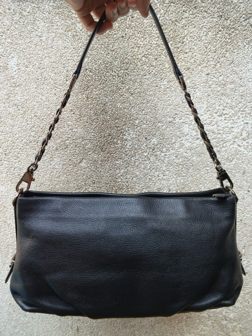 Louis Quatorze Black Shoulder Bag (Category: Shoulder Bags) located in Taytay. Submitted by eri.94 (Listing ID 1427378078, Image 2). Description: authentic Louis quatorze shoulder bag in black ykk zipper gunmetal hardwares minimal signs of usage only no issues.