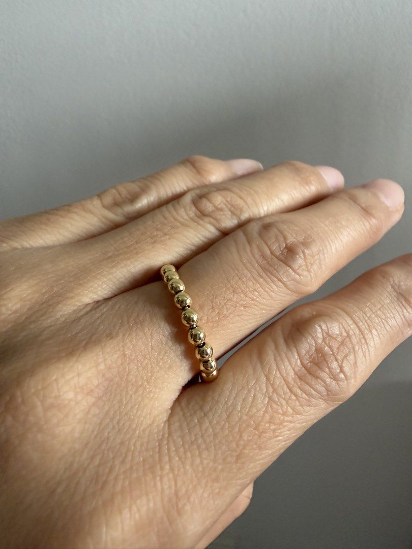 Full Bubble Ring (Category: Rings) located in Singapore. Submitted by fauan (Listing ID 1434018393, Image 2). Description: - 18K Saudi Gold Bubble Ring - Size: 6.5 - Weight: 1.79 grams - Condition: Excellent - Perfect for daily wear or gifting.