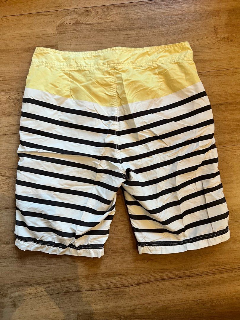 Gap Board Shorts for Sale (Category: Swim Trunks & Board Shorts) located in Pasig City. Submitted by grndhub (Listing ID 1434044306, Image 2). Description: Decluttering Gap Board Shorts Perfect for summer! Size: medium Length: approx 51cm Pick up Pasig .