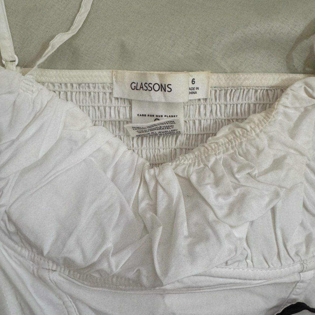 Glassons Corset get 2 for 350 (Category: Sleeveless) located in Aloran. Submitted by kheyx (Listing ID 1434018999, Image 3). Description: - Glassons corset top - Sizes: 6 and 8 - Features adjustable straps - Ruched bust & smocked back white one has stains pero washable kayo nalang maglaba GET BOTH FOR 350 php only.