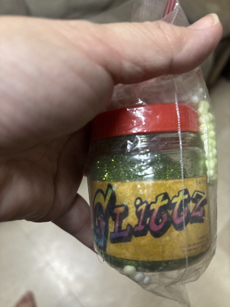 Glitter bottle with art deco mtls (Category: Water Bottles & Tumblers) located in Manila. Submitted by vintageaccessories (Listing ID 1434122775, Image 2). Description: .