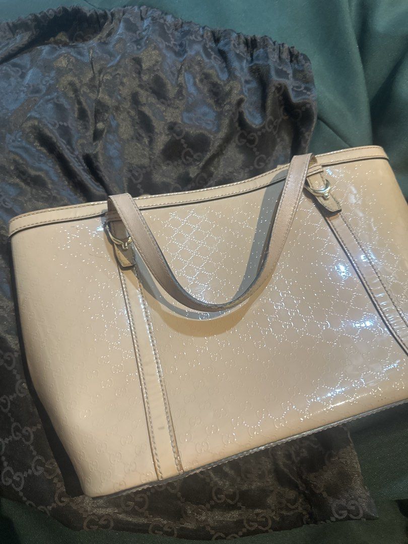 Gucci Light Pink Tote Bag (Category: Luxury Bags & Wallets) located in San Pablo. Submitted by ther____ (Listing ID 1434119054, Image 1). Description: Guaranteed authentic.