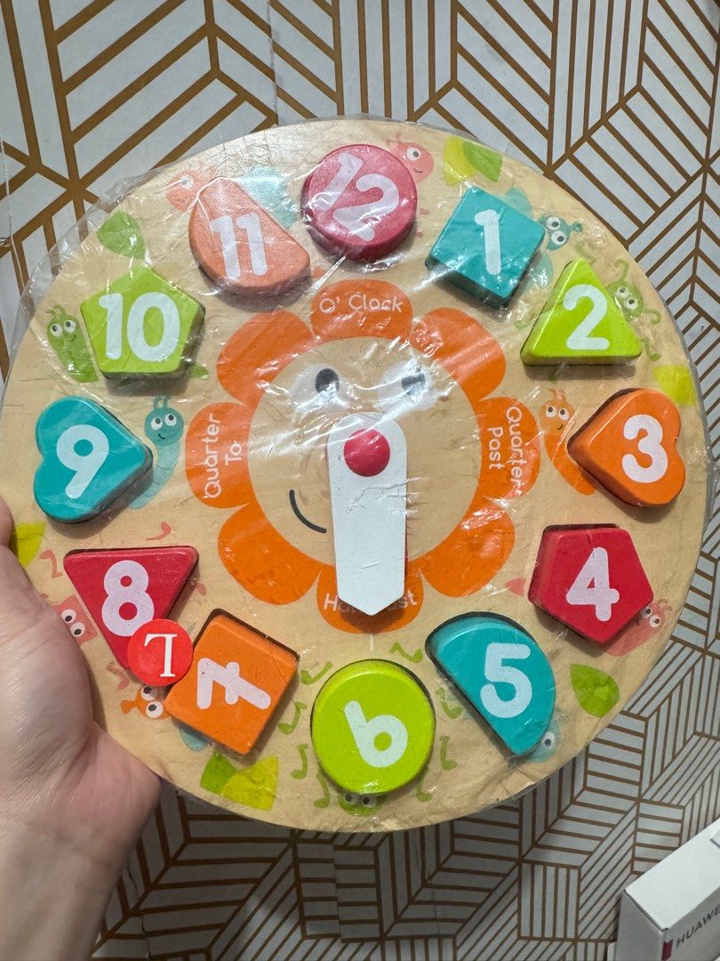 Hape Chunky Clock (Category: Clocks) located in Pasay City. Submitted by sette75 (Listing ID 1434023691, Image 1). Description: Wood po sya. Comple mte my 2 arms. Good as new wala lang box. .