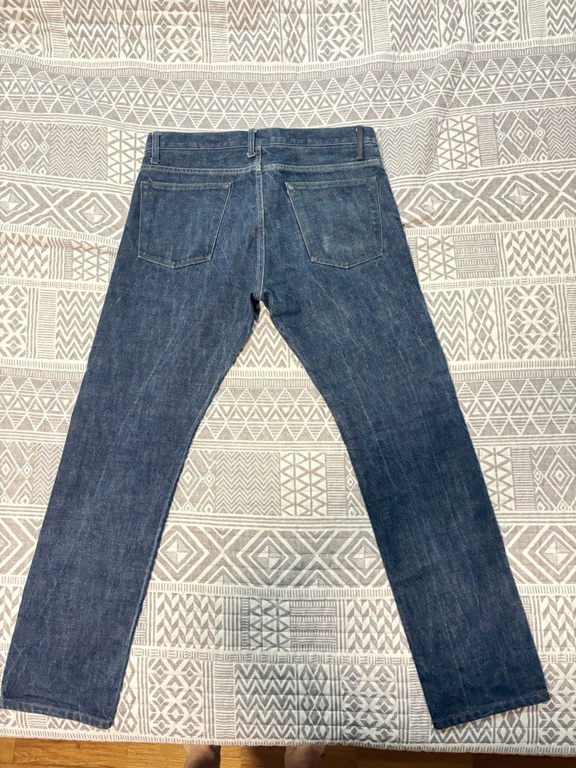 Helmut Lang Denim Jeans Size 31 (Category: Jeans) located in Marikina City. Submitted by surity99 (Listing ID 1434051906, Image 2). Description: - vintage Helmut Lang jeans - Size 31 - Straight leg cut - Dark wash denim - Made in USA - Classic five-pocket design - Button fly closure Waist 16 in Rise 10.5 in Inseam 30 in Hem width 7.2 in.