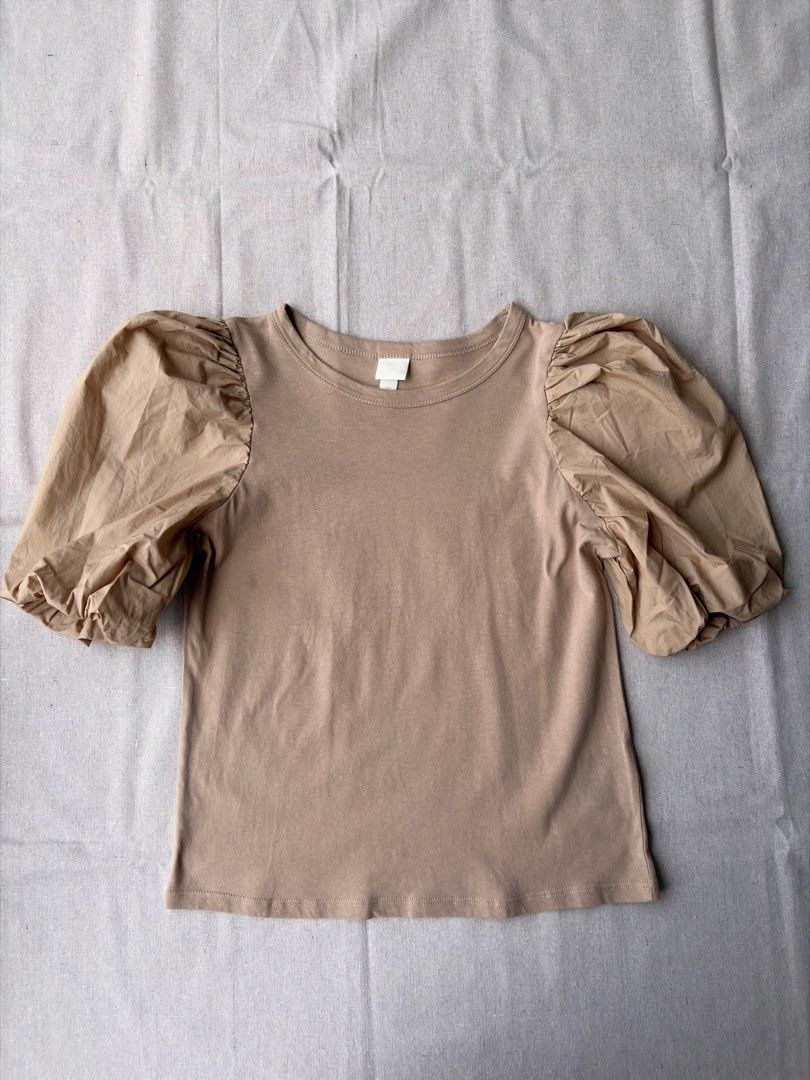 H&M beige puff sleeve top (Category: Shirts) located in Valenzuela. Submitted by andreaaah (Listing ID 1434098487, Image 2). Description: L21 B32.