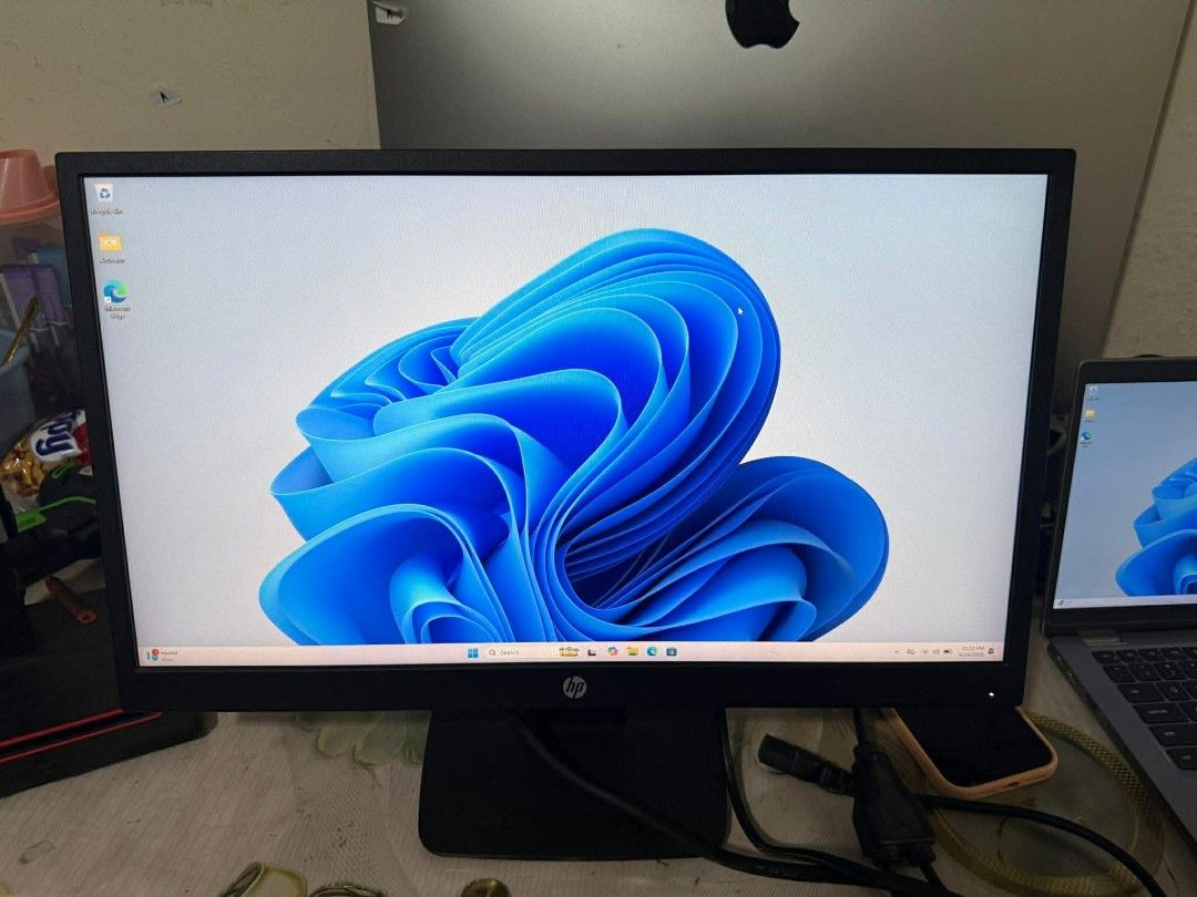 HP P22va G4 FHD (Category: Monitor Screens) located in Manila. Submitted by happyearth.953a15 (Listing ID 1434168740, Image 1). Description: HP P22va G4 FHD 22 inches monitor HDMI and VGA ports 1920 x 1080 With power cord 💸💸 2,000 Location: San Andres bukid manila Pick up or deliver.