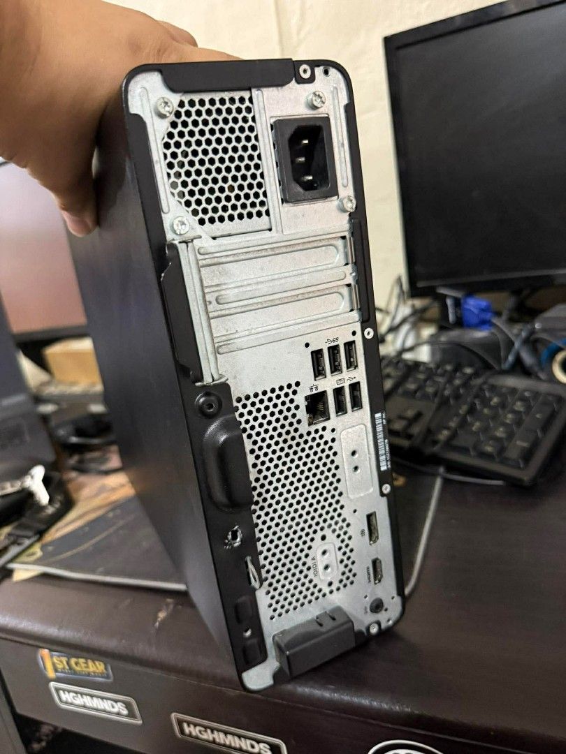 HP prodesk 400 G7 SFF (Category: Desktops) located in Manila. Submitted by happyearth.953a15 (Listing ID 1434169320, Image 2). Description: HP prodesk 400 G7 SFF I5 10th gen Intel UHD Graphics 630 8gb ram ddr4 1TB hdd Windows 11 pro OS With power cord WiFi ready 💸💸 10,500 Location: San Andres bukid manila Pick up or deliver cod.