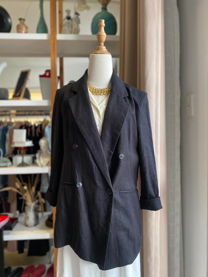 HQ Korean Linen Double-Breasted Blazer (Category: Coats, Jackets and Outerwear) located in Baguio. Submitted by asna_taku (Listing ID 1434032133, Image 1). Description: S-M.