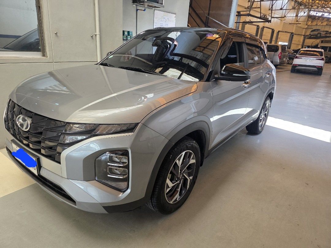 Hyundai Creta GLS IVT Auto (Category: Used Cars) located in Pasig City. Submitted by reyandrew (Listing ID 1434003794, Image 1). Description: 2024 HYUNDAI CRETA 1.5 GLS A/T Automatic Transmission Silver First Owner Fully Paid No Issues end plate: 5 (wednesday coding) odometer: 7,000 KM good as new asking price: 900,000 php.
