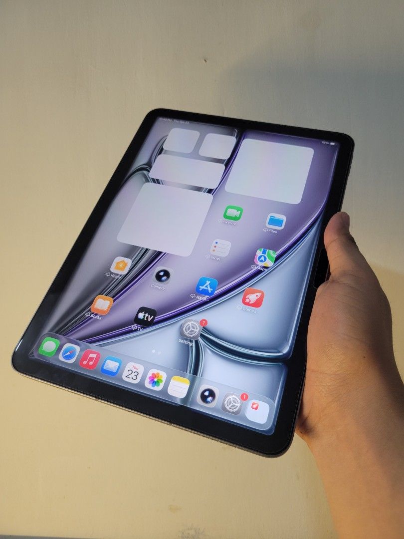 IPAD AIR (m2) 11-inch WIFI USE (Category: iPad) located in Manila. Submitted by garciasean65186 (Listing ID 1434026678, Image 3). Description: IPAD AIR (m2) 11-inch WIFI USE -Wifi Use -Face ID Goods -256GB Storage -battery Health 93% It comes with org charger. Please Kindly Check The actual Pictures This Is Secondhand ipad All Goods No history Of repair Ready To Use Payment Via BPI / Cash Pass kong babaratin mopa.😝.