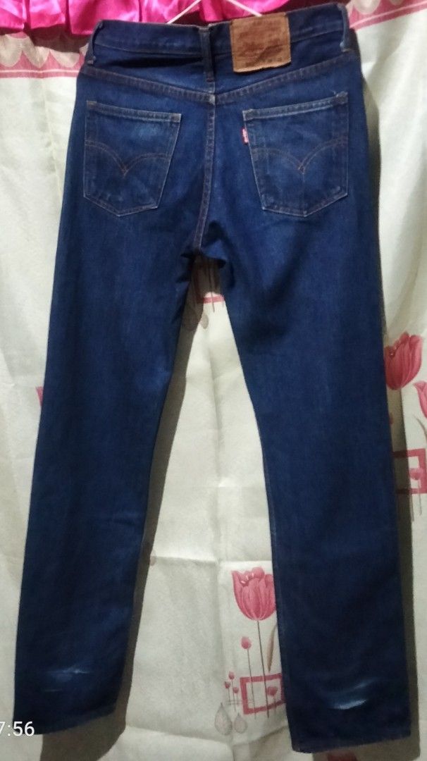 Levi's 501 Jeans - Size 26x32 (Category: Jeans) located in Manila. Submitted by mk_ukay (Listing ID 1434064722, Image 2). Description: - Levi's 501 jeans - Dark wash - Size: 26x32 - Features the iconic red Levi's tag - Button fly - Classic five-pocket design - Levi Strauss & Co. label visible - A classic piece.