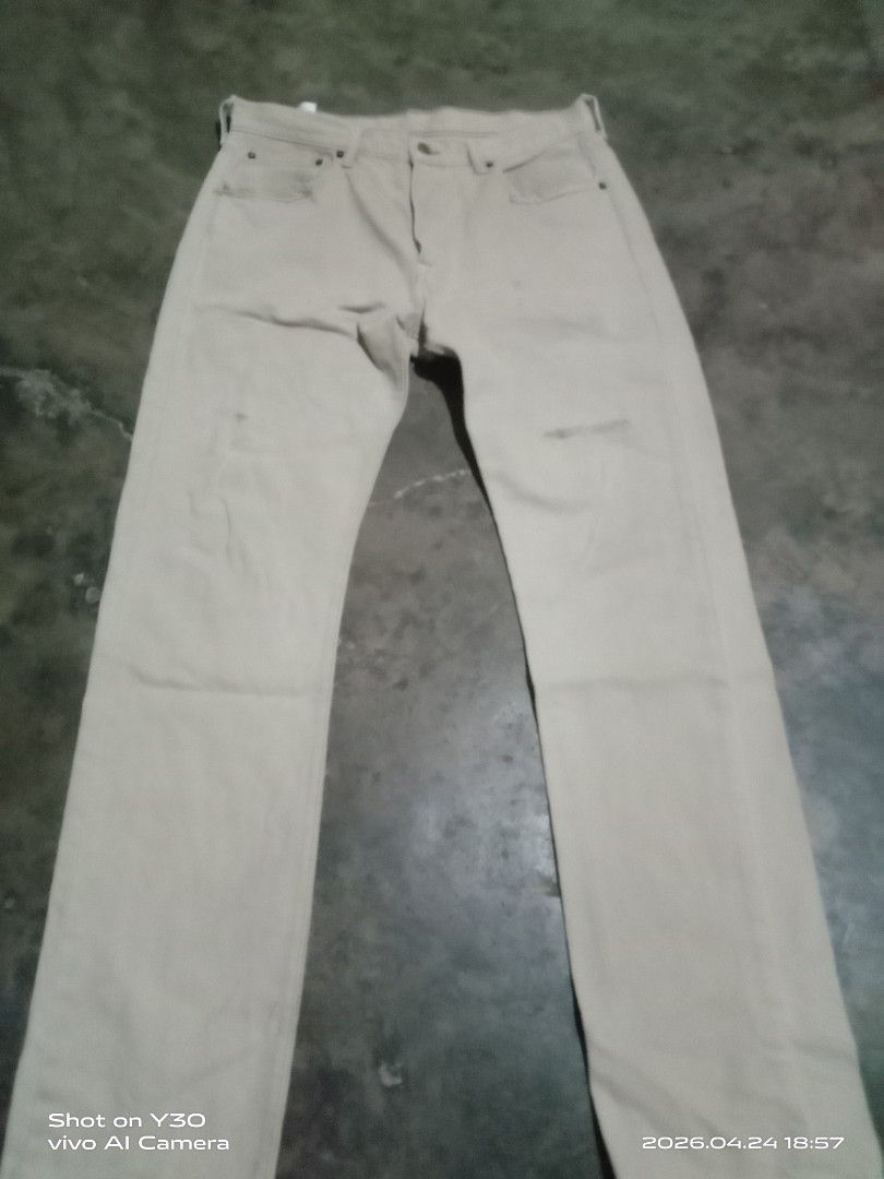 Levi's 505 Regular Fit Jeans (Category: Jeans) located in Cabuyao City. Submitted by blake657 (Listing ID 1434092375, Image 1). Description: - Levi's 505 Regular Fit Jeans - Light beige color - Features the Levi's red tab - Button fly - Classic Levi's button and rivets - Made in Mexico.
