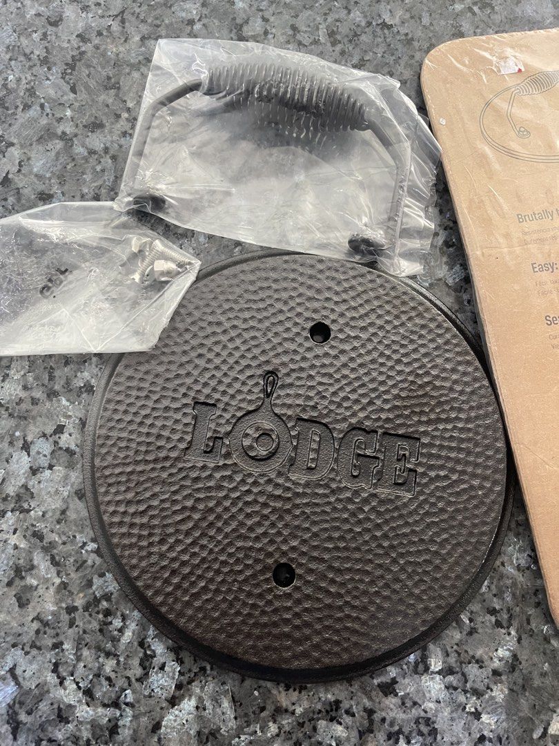LODGE CAST IRON GRILL PRESS (Category: Cookware & Accessories) located in Pasig City. Submitted by edli28197 (Listing ID 1434038418, Image 3). Description: Lodge Cast Iron Grill Press 7.5 inch / 19cm Seasoned and ready to use Spiral handle The right tool for perfect sear.