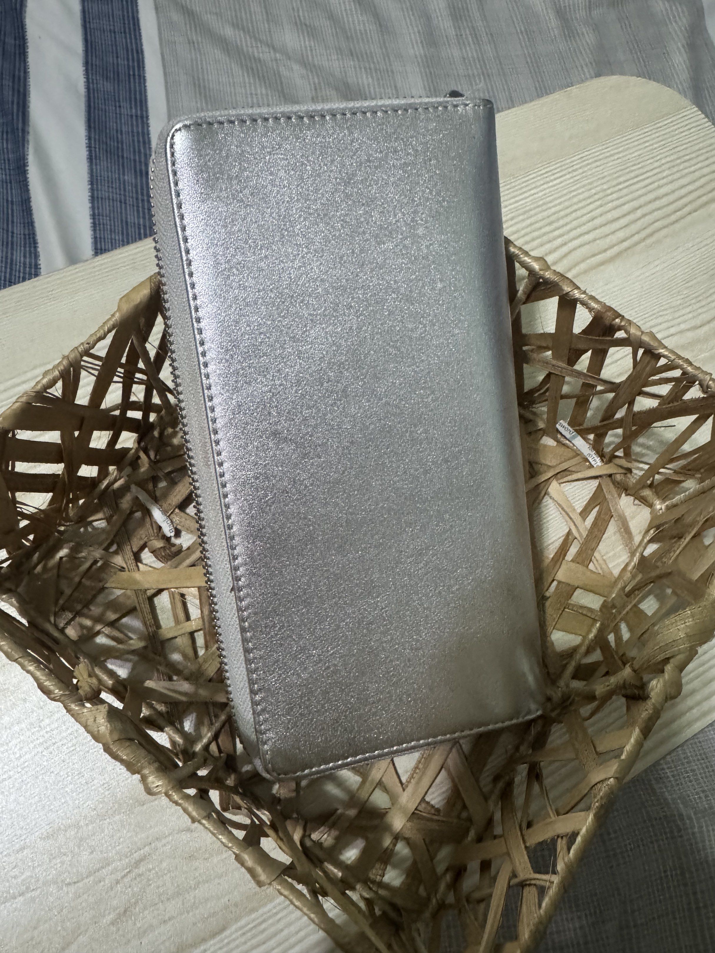 Lodis Silver Wallet (Category: Luxury Bags & Wallets) located in Manila. Submitted by truffledeclutter (Listing ID 1434145172, Image 3). Description: Lodis is a brand conceived in New York and this wallet is a classic silver type perfect as a clutch bag or utilized as a wallet inside the bag..