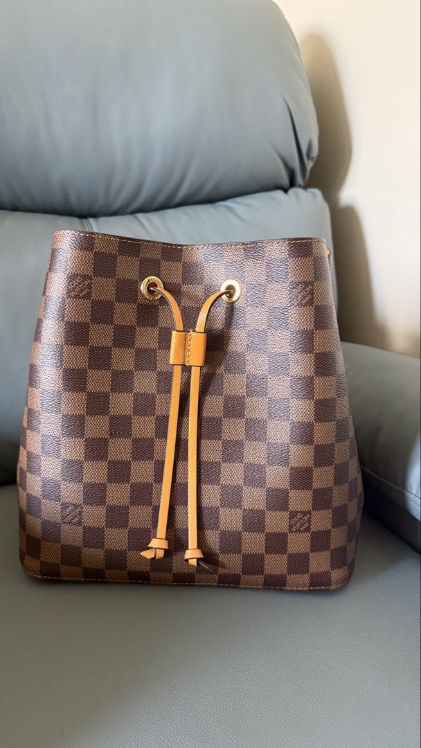 Louis Vuitton Neo Noe Damier Ebene (Category: Luxury Bags & Wallets) located in Taguig. Submitted by prelovedbymk_ph (Listing ID 1434013989, Image 2). Description: - Authentic Louis Vuitton neo noe bag - Damier Ebene - includes bag insert, dustbag, strap - bought from Japan - no issues; like new.