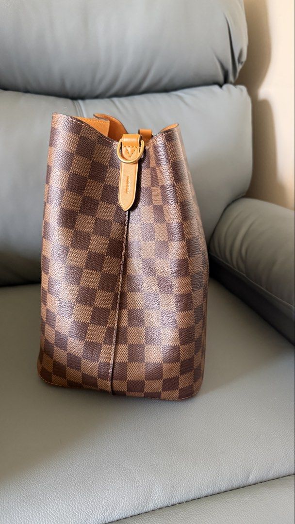 Louis Vuitton Neo Noe Damier Ebene (Category: Luxury Bags & Wallets) located in Taguig. Submitted by prelovedbymk_ph (Listing ID 1434013989, Image 3). Description: - Authentic Louis Vuitton neo noe bag - Damier Ebene - includes bag insert, dustbag, strap - bought from Japan - no issues; like new.
