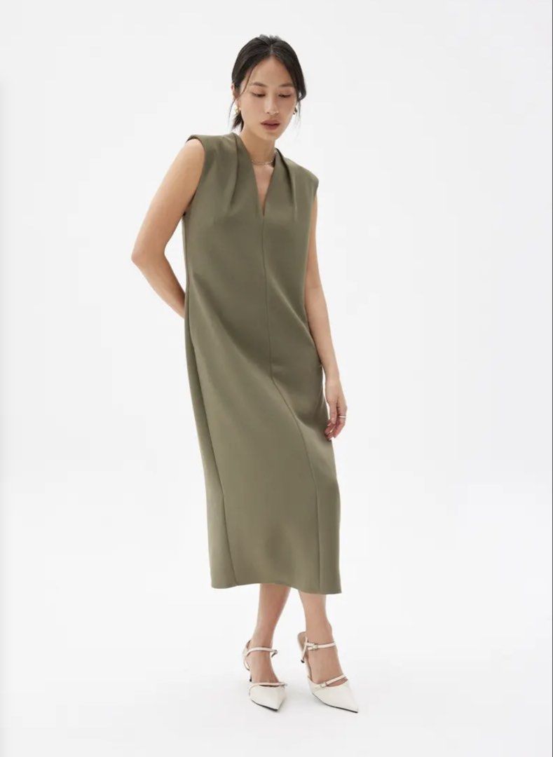 Love Bonito Dress (Category: Dresses) located in Cebu City. Submitted by cgdeclutters (Listing ID 1434006253, Image 1). Description: worn once.