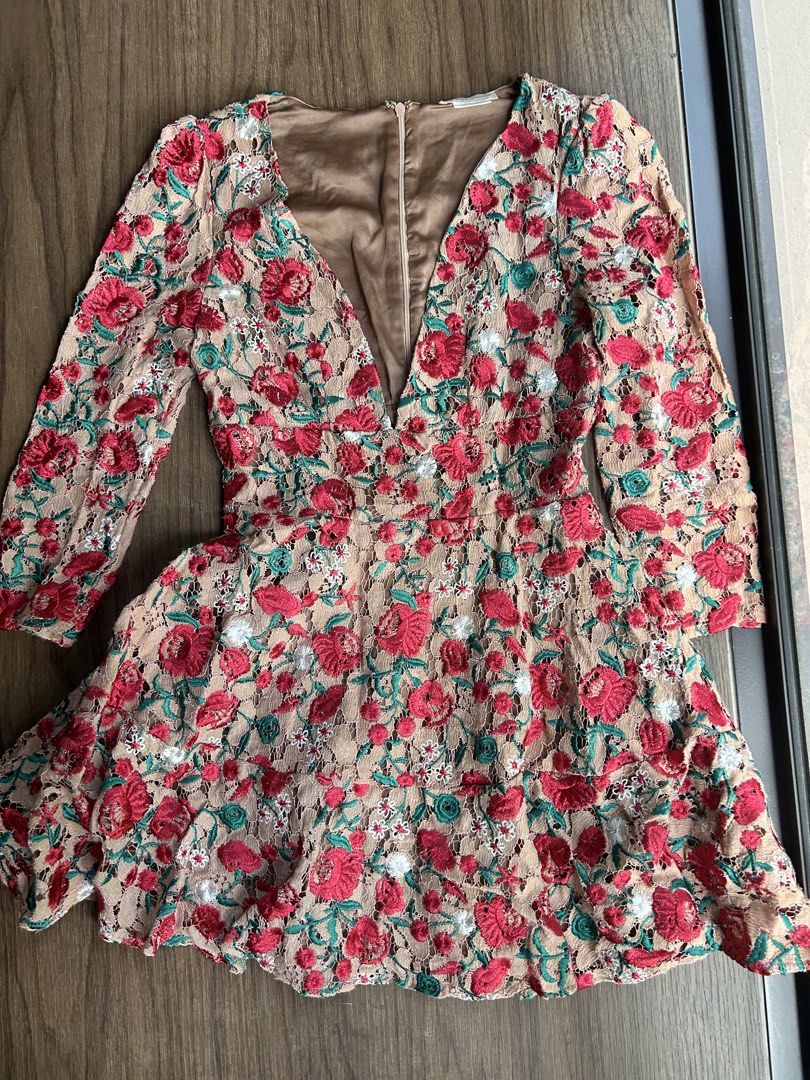 Lovers + Friends Floral Mini Dress - XS, Women's Fashion, Dresses & Sets,  Dresses on Carousell