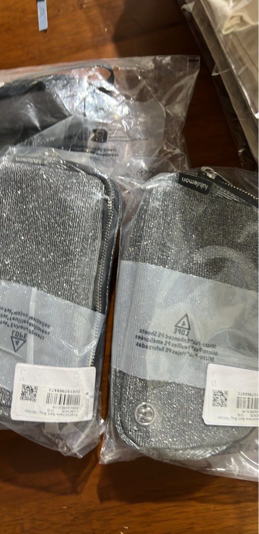 Lululemon Belt Bag 1L Glitter (Category: Belt bags, Clutches and Pouches) located in Las Pinas. Submitted by peterjackstone (Listing ID 1434153424, Image 2). Description: Authentic From USA Brandnew Same day delivery via lalamove.