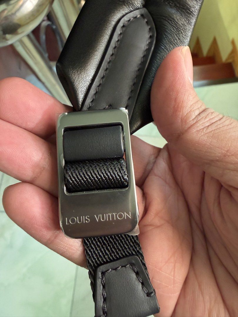 LV Discovery Monogram Eclipse Bagpack (Category: Luxury Bags & Wallets) located in Cabuyao City. Submitted by gerlieluxurycloset2024 (Listing ID 1434069249, Image 3). Description: Brand: Elvee Color: Black Material: Coated Canvas with Leather trim Condition: With flaws (not on the hardware or sa canvas pero natangalpo kasi yung isang zipper pull) so buy at your own risk! Inclusion: Dustbag only Coded: ✅ (Microchipped) No return no exchange policy
