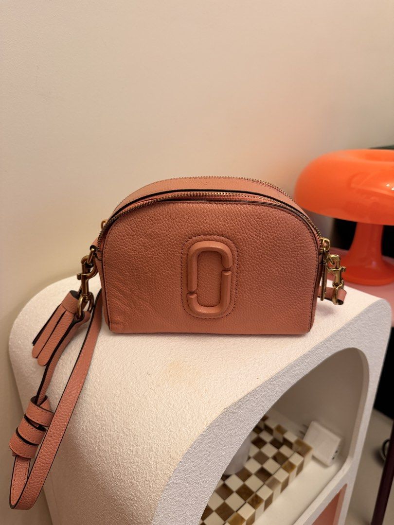 Marc Jacobs Shutter Bag (Category: Luxury Bags & Wallets) located in Taguig. Submitted by luxeria_ (Listing ID 1434127626, Image 1). Description: Authentic Marc Jacobs Pink Color Coded Negotiable Great Condition.