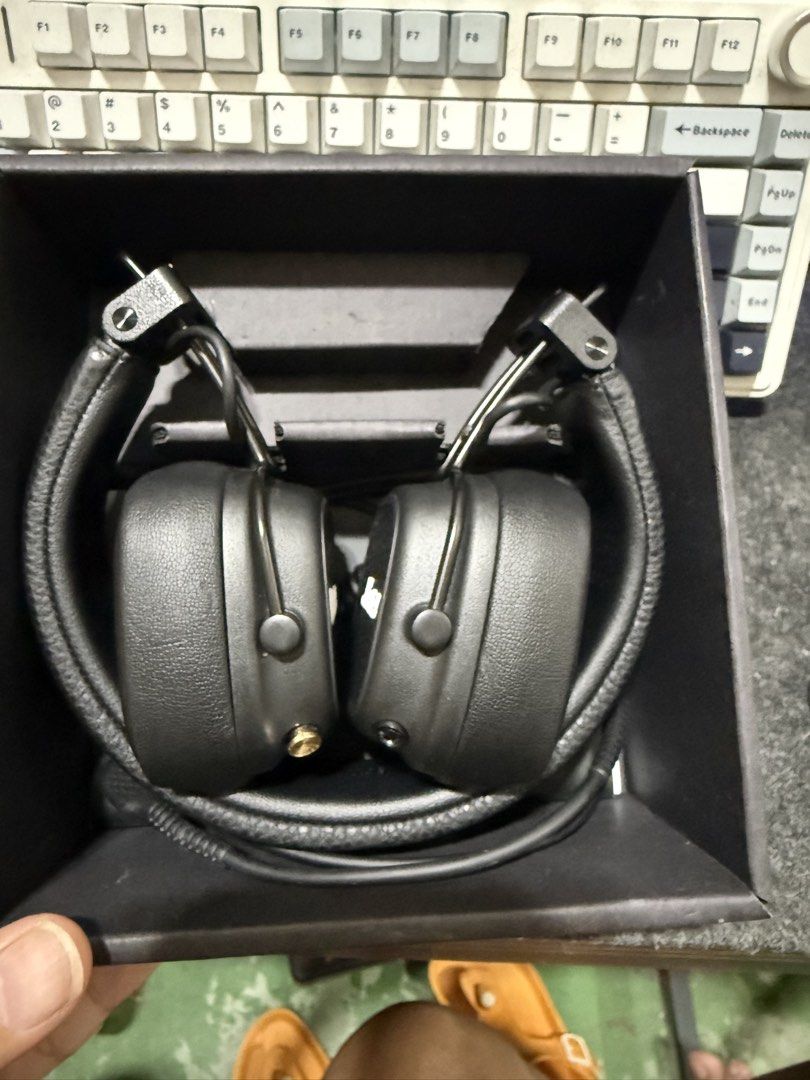 Marshall Major V BT Black Headphones (Category: Headphones & Headsets) located in Manila. Submitted by 3ner0 (Listing ID 1434030718, Image 2). Description: - Marshall Major V BT headphones - Rugged and foldable design - Customizable M-button - Wireless charging - Bluetooth LE audio ready - Includes cable - Original box included - Almost New - Used 2-3 times. (Wala pa isang oras) then tinabi na sa box. - RFS: Impulsive Buy. Not really into headpho