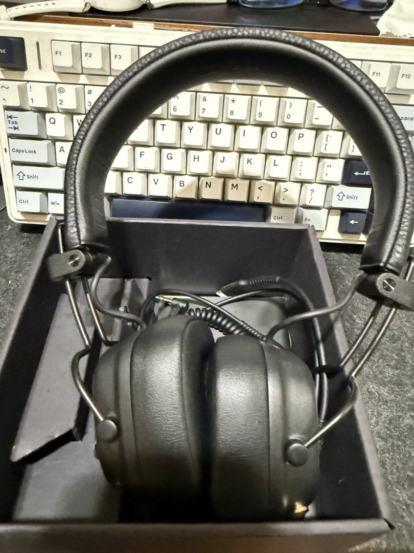 Marshall Major V BT Black Headphones (Category: Headphones & Headsets) located in Manila. Submitted by 3ner0 (Listing ID 1434030718, Image 3). Description: - Marshall Major V BT headphones - Rugged and foldable design - Customizable M-button - Wireless charging - Bluetooth LE audio ready - Includes cable - Original box included - Almost New - Used 2-3 times. (Wala pa isang oras) then tinabi na sa box. - RFS: Impulsive Buy. Not really into headpho