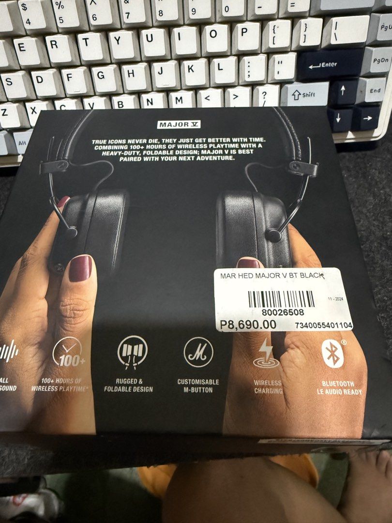 Marshall Major V BT Black Headphones (Category: Headphones & Headsets) located in Manila. Submitted by 3ner0 (Listing ID 1434030718, Image 1). Description: - Marshall Major V BT headphones - Rugged and foldable design - Customizable M-button - Wireless charging - Bluetooth LE audio ready - Includes cable - Original box included - Almost New - Used 2-3 times. (Wala pa isang oras) then tinabi na sa box. - RFS: Impulsive Buy. Not really into headpho