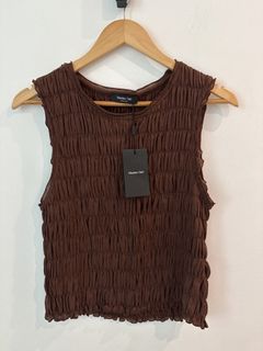 (Category: ) located in . Submitted by wunderwardrobe (Listing ID 1434054079, Image 1). Description: .