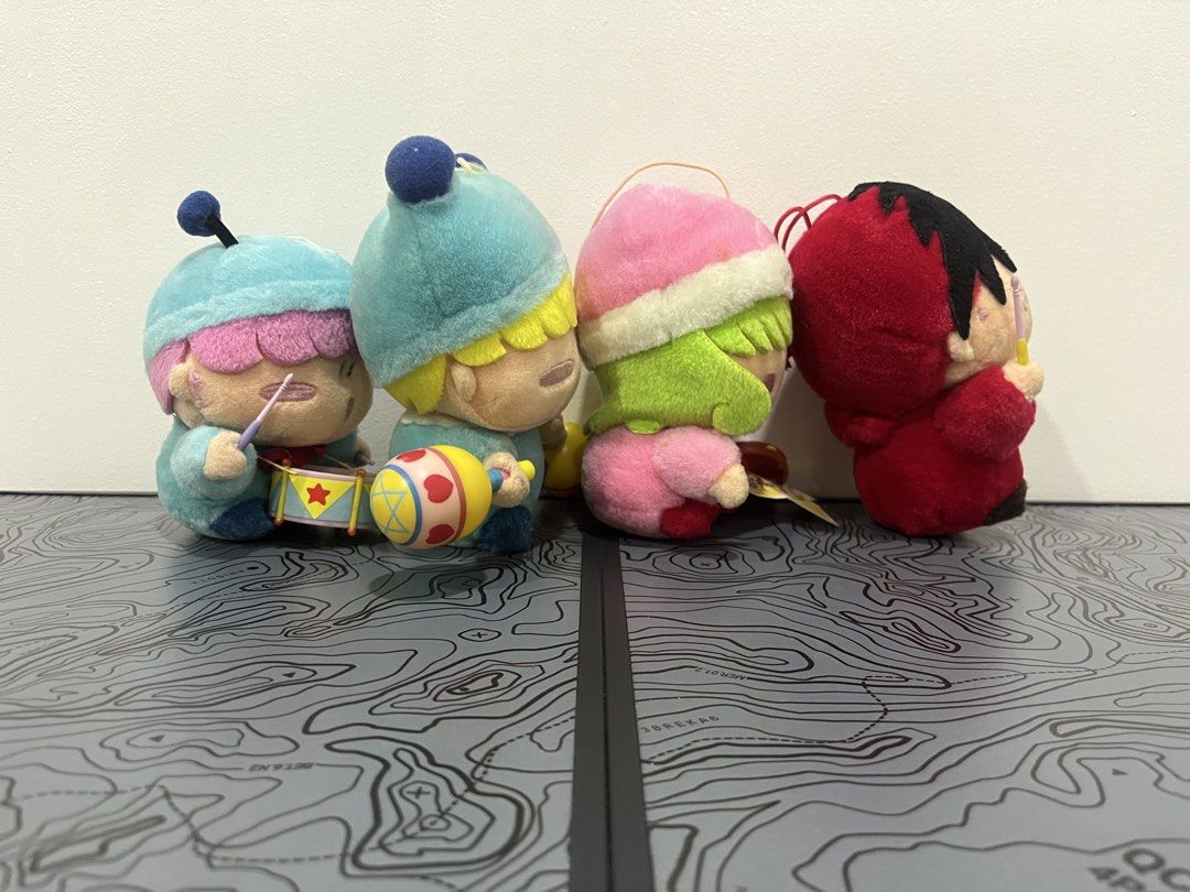 Mirumo Mirmo De Pon Instrument Plush Set (Category: Plushies & Soft Toys) located in Binan City. Submitted by tring_ (Listing ID 1434007834, Image 3). Description: Mirumo Mirmo De Pon Instrument Plush Set Mirumo De Pon Length: 17cm Width: 11.5cm (head), 7.5cm (body) Details: No paper tag Cloth tag minimally faded Specks of dust on head, hands, and maracas Left maracas removed from thread Murumo De Pon Length: 14cm Width: 10.5cm (head), 5.5cm (bod