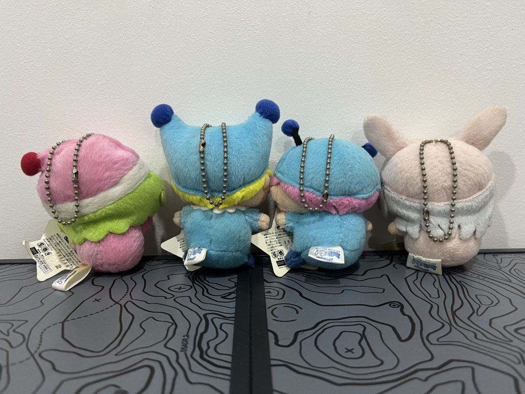 Mirumo Mirmo De Pon Mascot Plush Keychain Set (Category: Plushies & Soft Toys) located in Binan City. Submitted by tring_ (Listing ID 1433998233, Image 3). Description: Mirumo De Pon Mascot Plush Keychain Set Mirumo De Pon Mascot Plush Keychain Length: 10cm Width: 6.5cm (head), 4cm (body) Details: Light dust specks on head, face, and body Crumpled paper tag Clear cloth tag Old ball chain Murumo De Pon Mascot Plush Keychain Length: 8.5cm Width: 6c