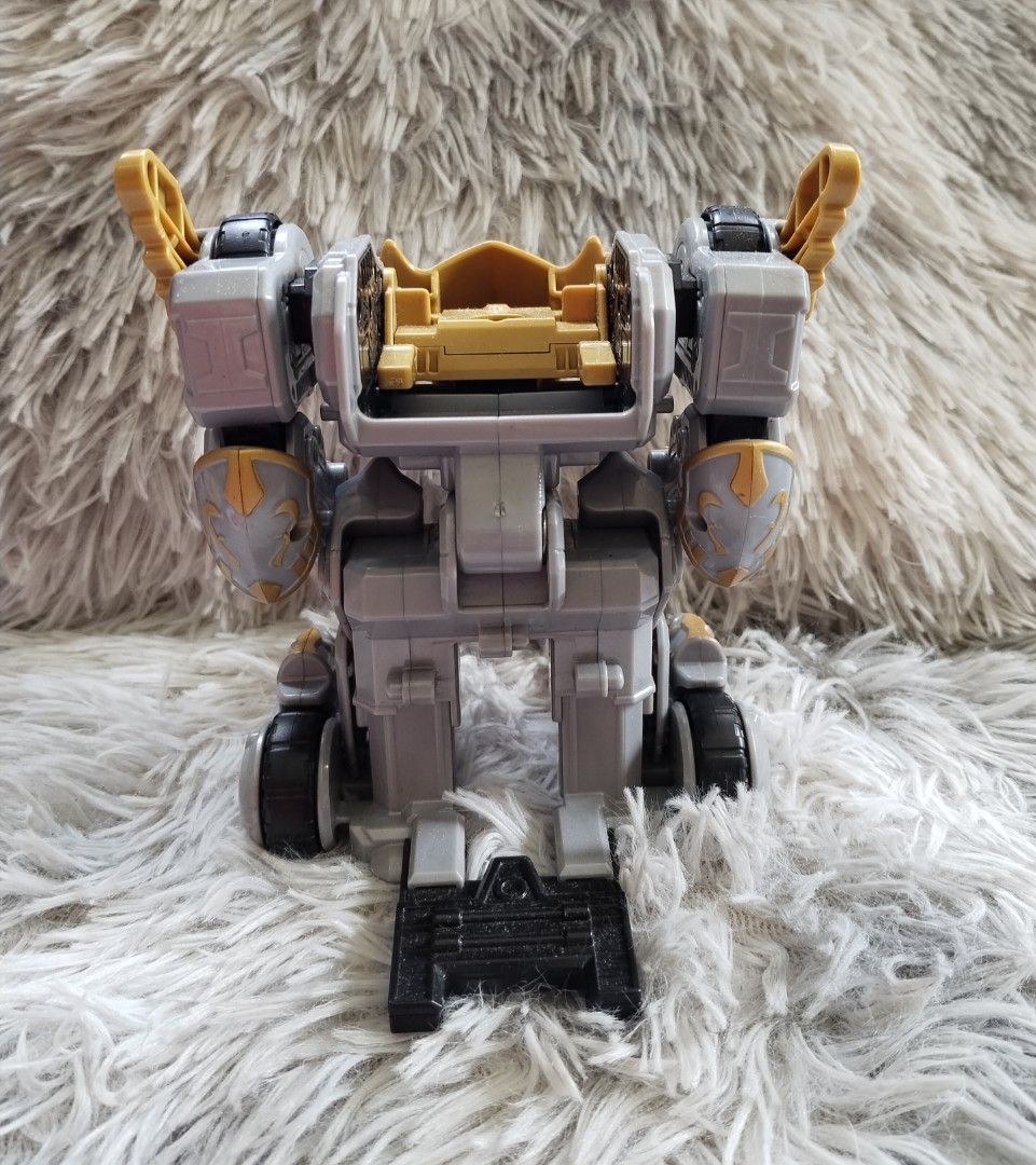 Monkart Robot Megaroid preloved (Category: Action & Battle Toys) located in Tuba. Submitted by lous.stuff (Listing ID 1434014890, Image 3). Description: no head accesories buy as is buy as is price is for 1 piece.