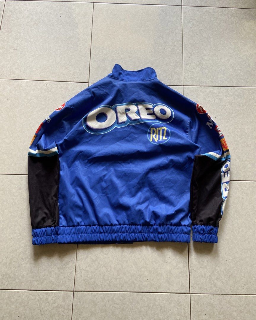 Nascar Oreo Jacket (Category: Coats, Jackets and Outerwear) located in Aroroy. Submitted by rewear.ag (Listing ID 1434123193, Image 3). Description: .