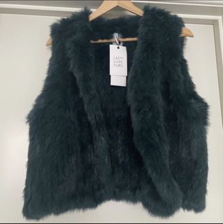 (Category: ) located in . Submitted by jtia_designer_luxury_fashion (Listing ID 1434099729, Image 1). Description: .