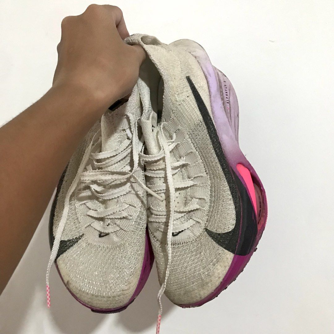 Nike Alphafly 3 Women US 6.5 (Category: Sneakers) located in Quezon. Submitted by declawtteringcat (Listing ID 1434012656, Image 1). Description: - Authentic Nike Alphafly 3 (bought from Nike app) - 85km mileage - With box & dustbag - Size: Women US 6.5 - Kindly refer to the pic for the defect.