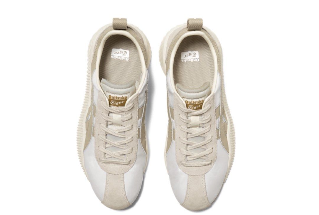 Onitsuka Tiger ACROMOUNT- Cream (Category: Sneakers) located in Singapore. Submitted by weiweixz0109 (Listing ID 1434083386, Image 3). Description: Condition : 9/10 Worn about 3 times lightly (nearby journey) - Onitsuka Tiger ACROMOUNT sneaker - Color: Cream - Classic Onitsuka Tiger stripes - Perfect for everyday wear .