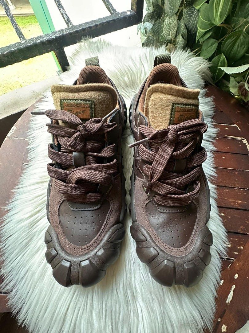 Onitsuka Tiger DENTIGRE LS - Brown - Size US 9.5 (Category: Sneakers) located in Singapore. Submitted by yoko_bono (Listing ID 1433991097, Image 2). Description: - Onitsuka Tiger sneakers - Unique chunky design - Brown colourway - Suede and leather detailing - Size: EU 41 / UK 8 / US 9.5 - No Box Worn only 2–3 times (size not suitable).