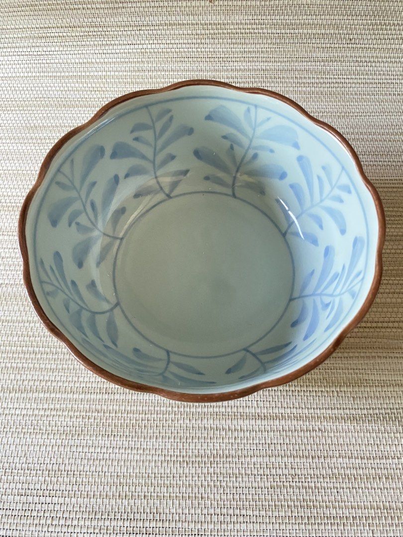 Oriental Imari design Porcelain Bowl (Category: Dinnerware & Cutlery) located in Davao. Submitted by shauitoys2019 (Listing ID 1434093482, Image 2). Description: From japan.