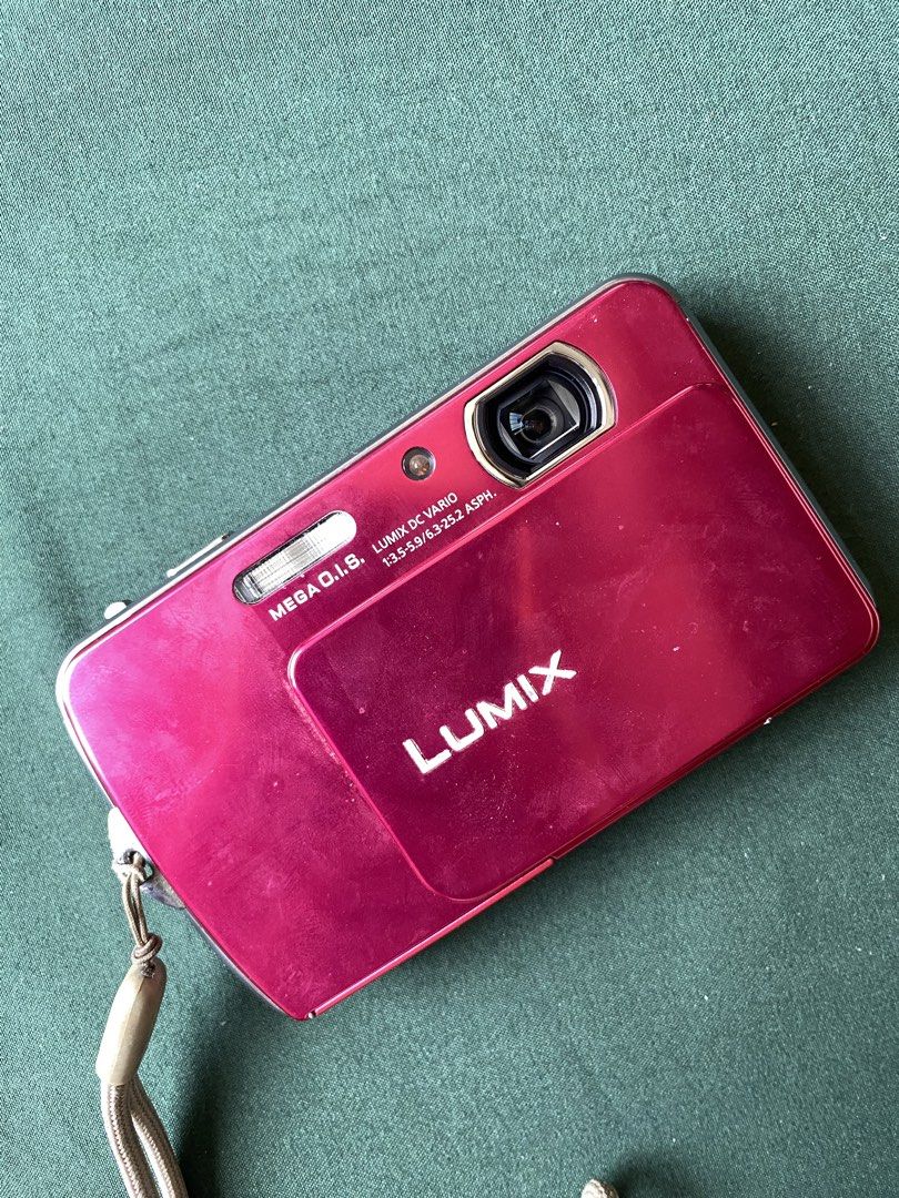 Panasonic Lumix DMC-FP7 Digital Camera (Category: Cameras) located in Paranaque City. Submitted by daaaunnn (Listing ID 1434030876, Image 2). Description: Panasonic Lumix FP7 (boxed unit) ➤ 16.1 MP CCD sensor ➤ 4x Optical Zoom ➤ 2.7-inch LCD Touchscreen ➤ body cosmetics: 9/10 ➤ with issue (touch panel unresponsive, but it can take pictures) ➤ no flash ➤ unit, battery, charger, 4gb sd card, box, cords and manuals, sd card reader (type c) Loc: Para