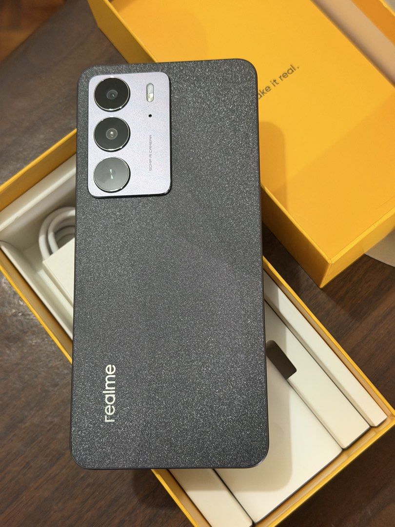 realme C75 256GB Black (Category: Realme) located in Makati City. Submitted by bloggerrific (Listing ID 1434118328, Image 2). Description: Brand new realme C75 256GB. Opened only for review. Mint condition. Complete items on the box..