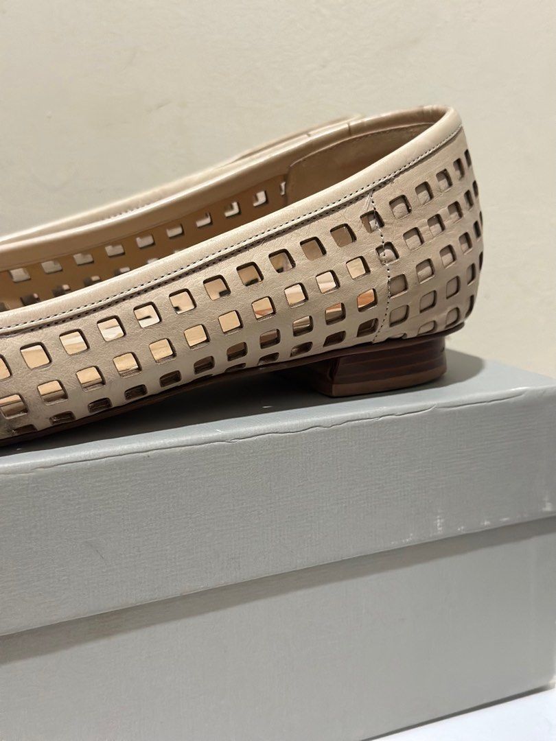Reed Krakoff Nude (Category: Flats & Sandals) located in Pasay City. Submitted by icemc (Listing ID 1433977297, Image 3). Description: Best for narrow feet. .