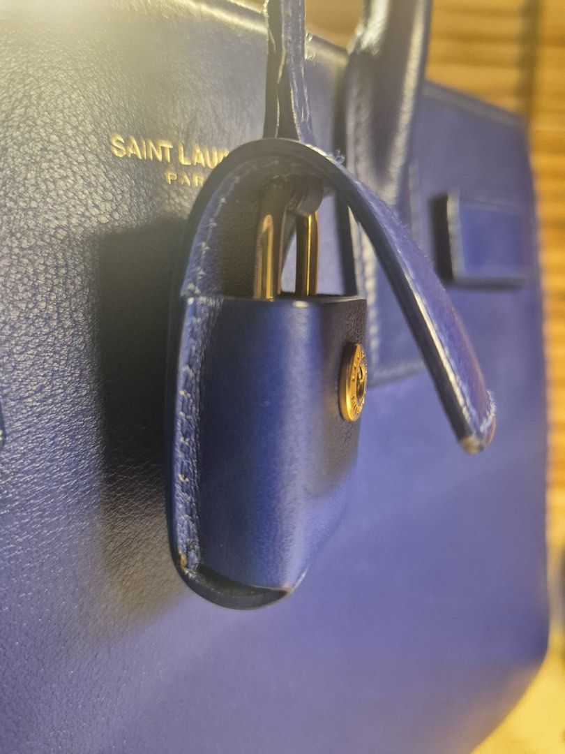 SAC DE JOUR NANO (Category: Luxury Bags & Wallets) located in Quezon City. Submitted by moiragustin (Listing ID 1433989228, Image 2). Description: Leather Authenticity card included.