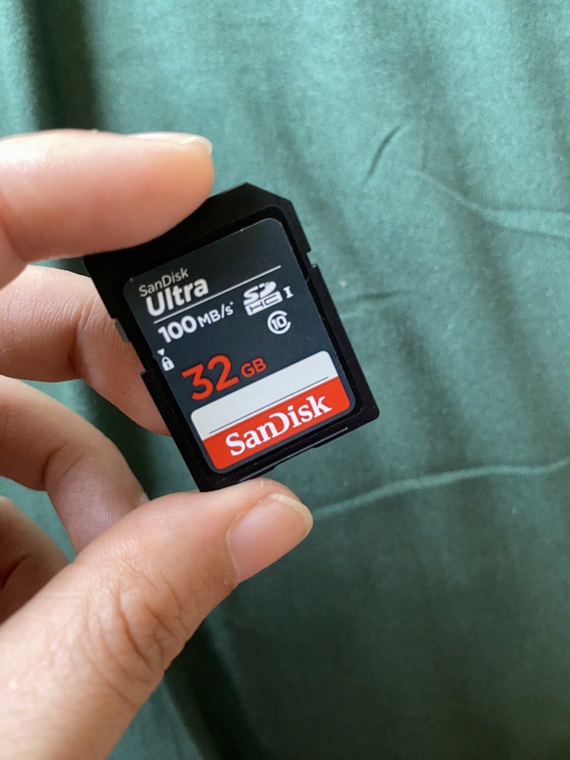 SanDisk Ultra 32GB SD Card (Category: Memory & SD Cards) located in Paranaque City. Submitted by daaaunnn (Listing ID 1434032752, Image 1). Description: - SanDisk Ultra SD Card - 32GB Storage Capacity - 100MB/s Transfer Speed - Ideal for Cameras and DSLRs - Made in China RFS: decluttering.