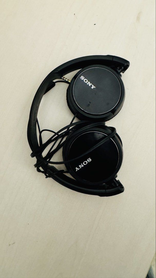 Sony  wire headset440484906842859520