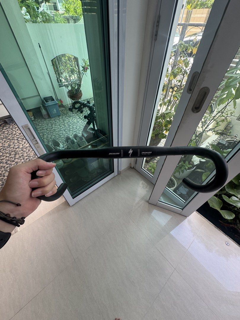 Specialized AL-6061 42cm Handlebar (Category: Parts & Accessories) located in Singapore. Submitted by ehplsdunliddatleh (Listing ID 1434028783, Image 1). Description: Came with the bike Reason for selling: changed my handlebars.
