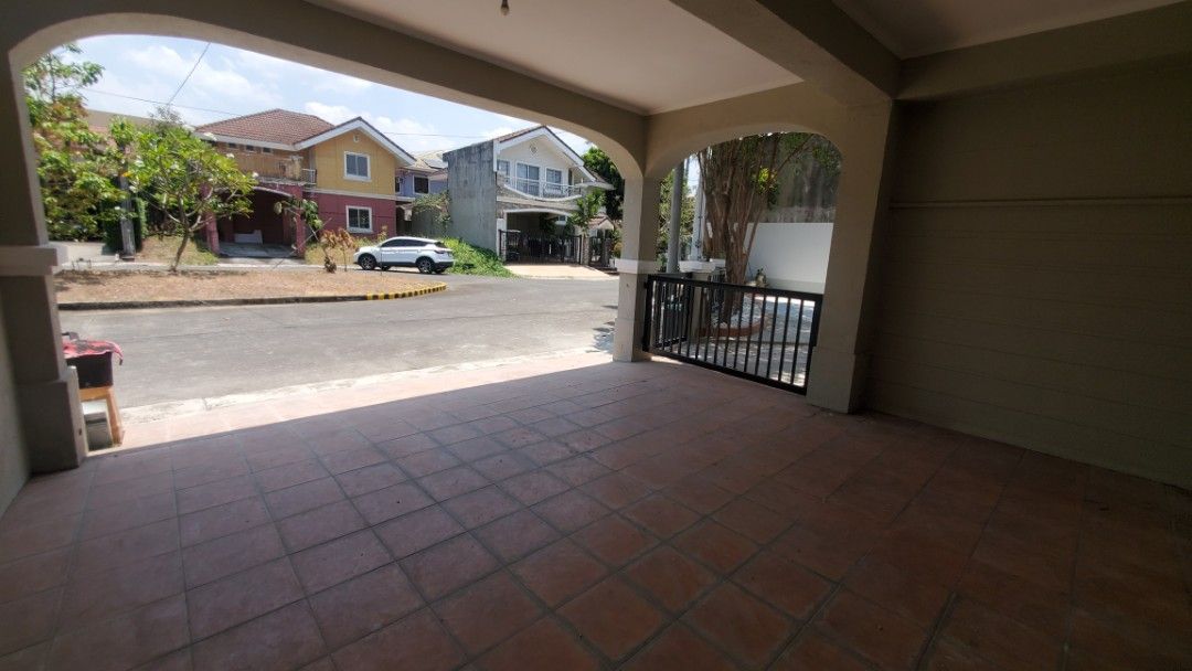 Sta Rosa Estates for rent (Category: House & Lot) located in Taguig. Submitted by donirivbroker (Listing ID 1434080569, Image 2). Description: sta Rosa Estates 3 bedroom 2 toilet and bath powder room, maid's with toilet and bath 2 car garage.